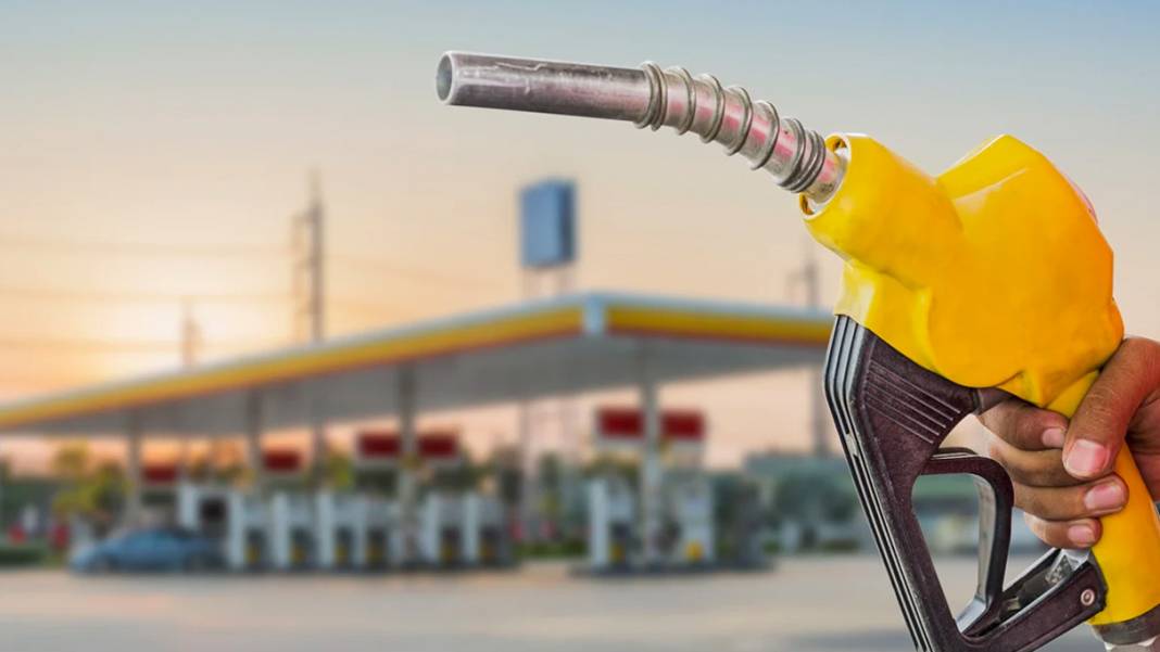 Benzin motorin ve LPG'nin litresi ne kadar olacak? İstanbul Ankara ve İzmir'de akaryakıt fiyatları rekor kırdı 5